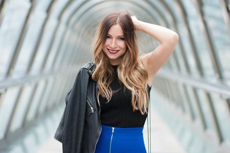 black turtleneck and skirt fashion blog