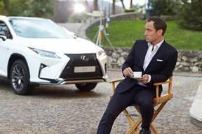 Jude Law vous entraîne dans l’expérience Lexus « Life RX »