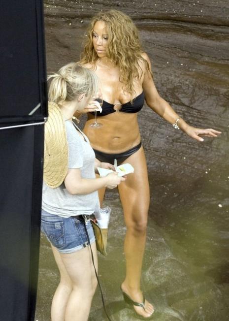 Mariah Carey en bikini pour son clip