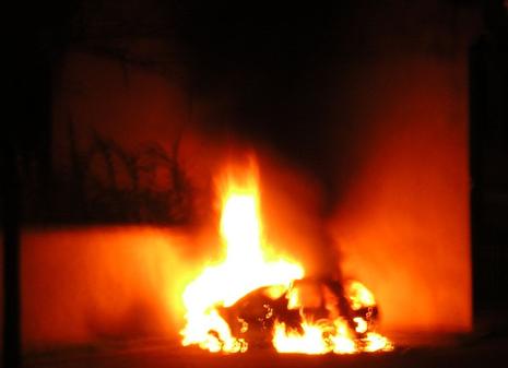 Image:Strasbourg torched car.jpg