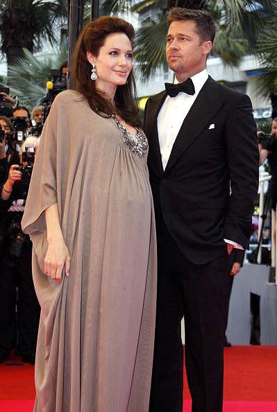 angelina jolie enceinte avec Brad pitt