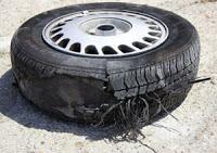 Un pneu éclate ; que faire ?