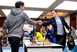 Ronde 7 : Magnus Carlsen (2834) 1/2 Anish Giri (2784) - Photo © Katerina Savina