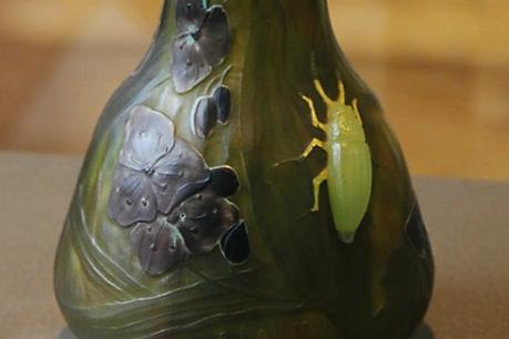 Daum-Frères - Vase cristal avec coléoptère ciselé à la roue