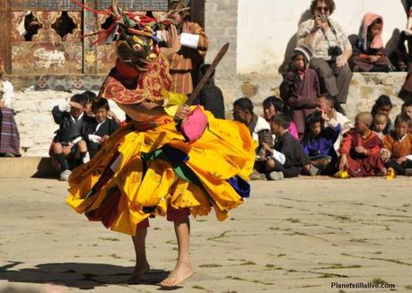 Bhutan_mask_dance_festival_d9be2433822e48f59360b1beb7bf54ae