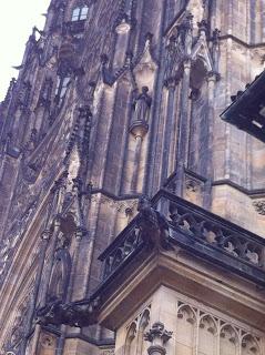 Notre voyage à Prague/  Wiplash /Bonne année à vous toutes et tous/Videos à toi de Lise Bellynck et frédéric aspisiet Michel Fau !!! et le Best Off du Studio Bagel