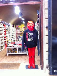 Notre voyage à Prague/  Wiplash /Bonne année à vous toutes et tous/Videos à toi de Lise Bellynck et frédéric aspisiet Michel Fau !!! et le Best Off du Studio Bagel