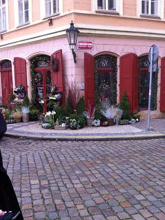 Notre voyage à Prague/  Wiplash /Bonne année à vous toutes et tous/Videos à toi de Lise Bellynck et frédéric aspisiet Michel Fau !!! et le Best Off du Studio Bagel