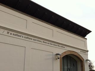 Notre voyage à Prague/  Wiplash /Bonne année à vous toutes et tous/Videos à toi de Lise Bellynck et frédéric aspisiet Michel Fau !!! et le Best Off du Studio Bagel