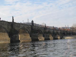 Notre voyage à Prague/  Wiplash /Bonne année à vous toutes et tous/Videos à toi de Lise Bellynck et frédéric aspisiet Michel Fau !!! et le Best Off du Studio Bagel