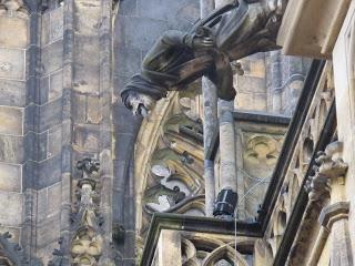 Notre voyage à Prague/  Wiplash /Bonne année à vous toutes et tous/Videos à toi de Lise Bellynck et frédéric aspisiet Michel Fau !!! et le Best Off du Studio Bagel