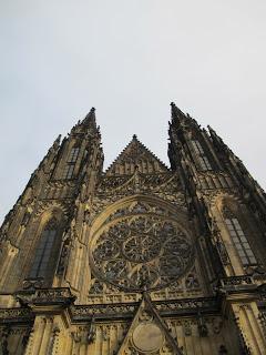 Notre voyage à Prague/  Wiplash /Bonne année à vous toutes et tous/Videos à toi de Lise Bellynck et frédéric aspisiet Michel Fau !!! et le Best Off du Studio Bagel