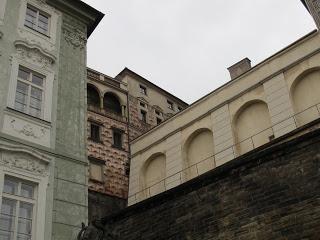 Notre voyage à Prague/  Wiplash /Bonne année à vous toutes et tous/Videos à toi de Lise Bellynck et frédéric aspisiet Michel Fau !!! et le Best Off du Studio Bagel