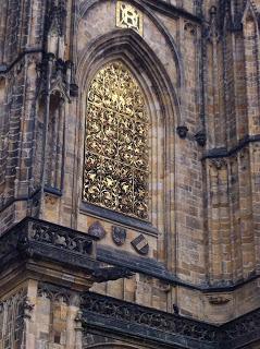 Notre voyage à Prague/  Wiplash /Bonne année à vous toutes et tous/Videos à toi de Lise Bellynck et frédéric aspisiet Michel Fau !!! et le Best Off du Studio Bagel