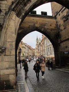 Notre voyage à Prague/  Wiplash /Bonne année à vous toutes et tous/Videos à toi de Lise Bellynck et frédéric aspisiet Michel Fau !!! et le Best Off du Studio Bagel