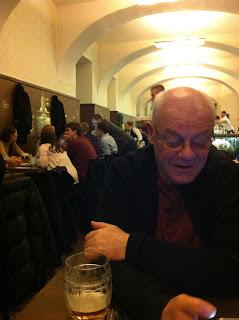 Notre voyage à Prague/  Wiplash /Bonne année à vous toutes et tous/Videos à toi de Lise Bellynck et frédéric aspisiet Michel Fau !!! et le Best Off du Studio Bagel