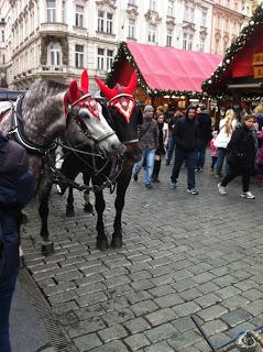 Notre voyage à Prague/  Wiplash /Bonne année à vous toutes et tous/Videos à toi de Lise Bellynck et frédéric aspisiet Michel Fau !!! et le Best Off du Studio Bagel