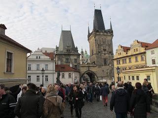 Notre voyage à Prague/  Wiplash /Bonne année à vous toutes et tous/Videos à toi de Lise Bellynck et frédéric aspisiet Michel Fau !!! et le Best Off du Studio Bagel