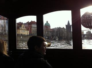 Notre voyage à Prague/  Wiplash /Bonne année à vous toutes et tous/Videos à toi de Lise Bellynck et frédéric aspisiet Michel Fau !!! et le Best Off du Studio Bagel