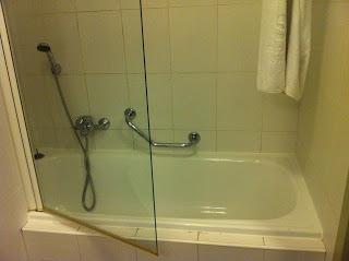 Notre voyage à Prague/  Wiplash /Bonne année à vous toutes et tous/Videos à toi de Lise Bellynck et frédéric aspisiet Michel Fau !!! et le Best Off du Studio Bagel