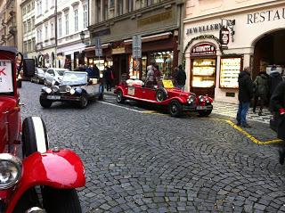 Notre voyage à Prague/  Wiplash /Bonne année à vous toutes et tous/Videos à toi de Lise Bellynck et frédéric aspisiet Michel Fau !!! et le Best Off du Studio Bagel