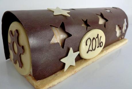 Bûche du Jour de l'an : chocolat, arachides et caramel salé