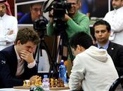 Magnus Carlsen donne leçon d'échecs