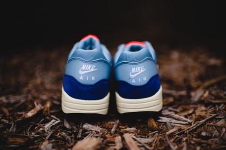 Nike Air Max 1 WMNS Essential (Blue Grey/White-Bright Crimson)