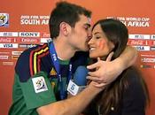 sportifs flirtent avec journalistes devant caméras