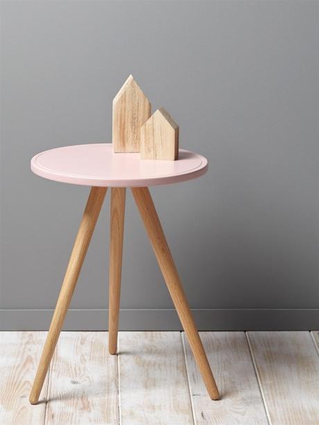 petute table cyrillus