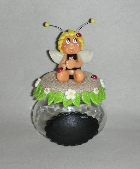 Pot douceur avec P'tite abeille en porcelaine froide