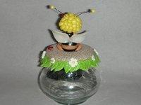 Pot douceur avec P'tite abeille en porcelaine froide