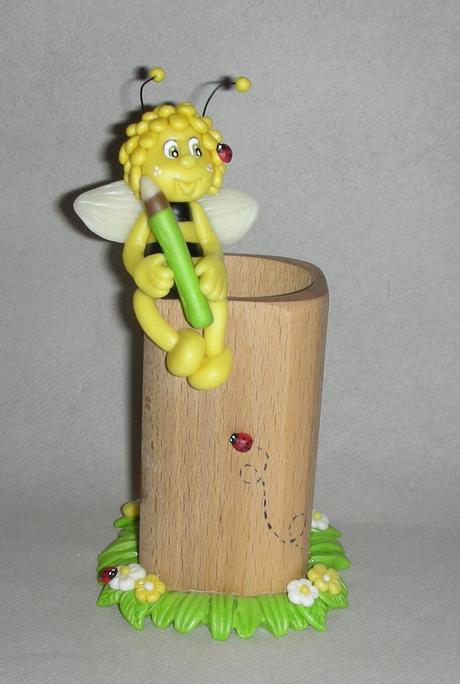 Boite Porte-crayon avec p'tite abeille en porcelaine froide