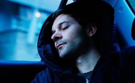 Ce sweat capuche dispose d’une capuche gonflable qui se transforme en oreiller !