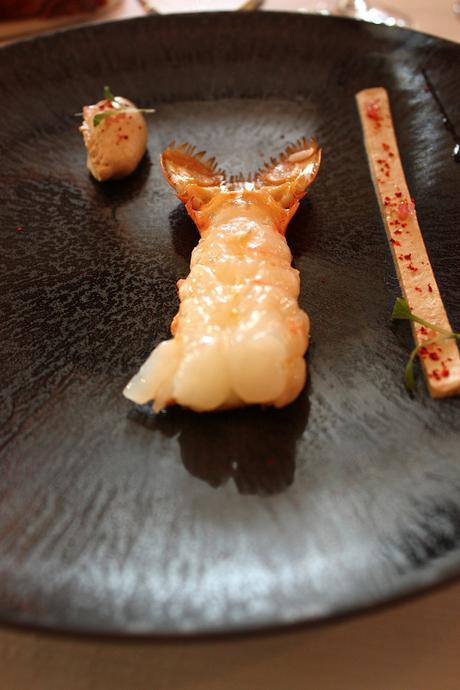 Langoustine royale, nage, citron caviar, huile d'olive, pamplemousse  © P.Faus
