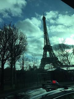 tour eiffel taxi parisien