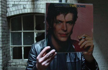 TRIBUTE : David Bowie et le sleeveface ! Bowie-Sleeveface12