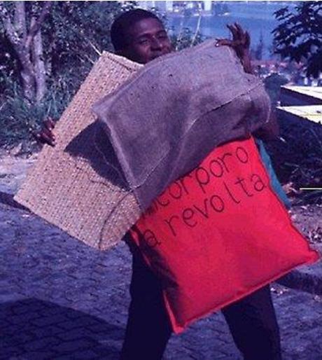 Paragonlé “eu incorporo a revolta” – j’incarne la révolte, Helio Oiticica, 1968