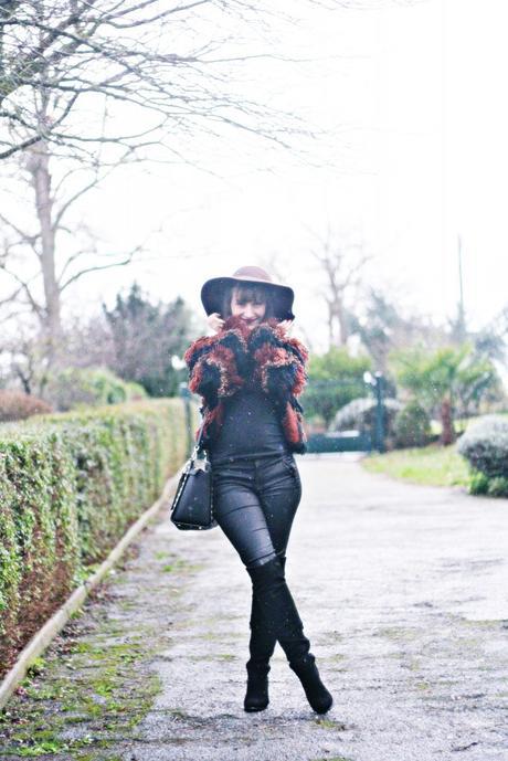 look-70-gilet-franges-capeline-cuissardes-selma-michael-kors-blog-mode-toulouse