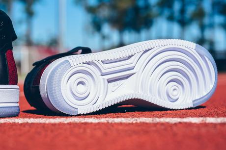 Nike-Air-Force-1-Ultra-Flyknit-Mid-University-Red-10