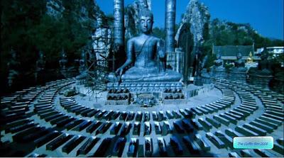 Thaïlande - Wat Takien - Resurrections a la chaîne (vidéo)
