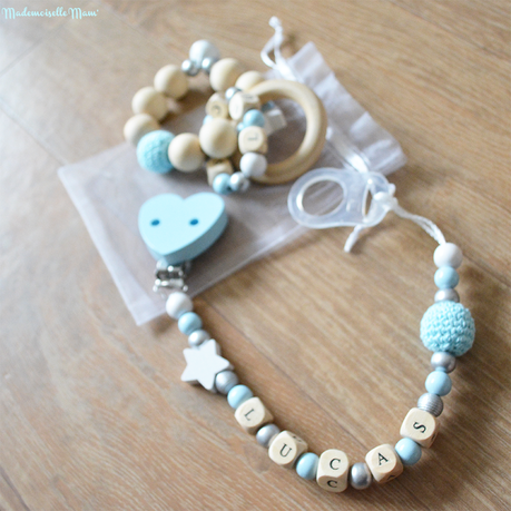 attache tétine et hochet e nbois 1