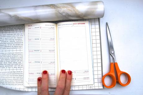 DIY customiser un carnet de note ou agenda effet marbré