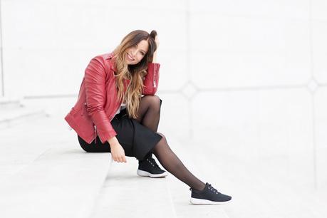 comment porter des baskets avec une jupe