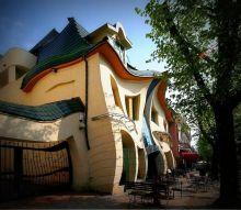 Crooked House polonaise