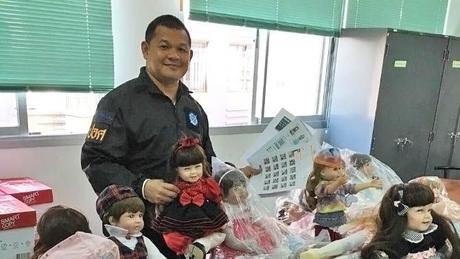 Les poupées en Thaïlande, tout un programme (vidéo)