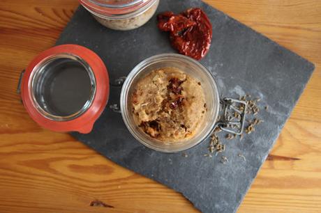 Petits cakes tomates confites et anis (en bocal)