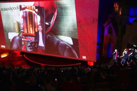 DEADPOOL - La surprise de Ryan Reynolds aux Parisiens