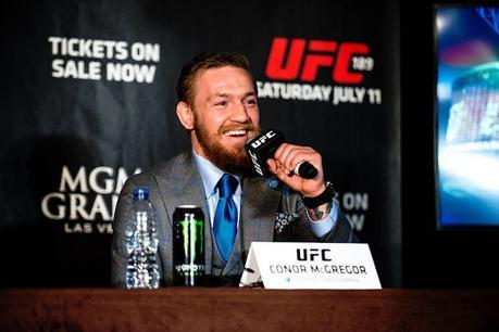 Se battre dans un bar: Conor McGregor champion de MMA  vous dit tout