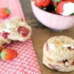 Cookies aux flocons d’avoine, fraises des bois et chocolat blanc